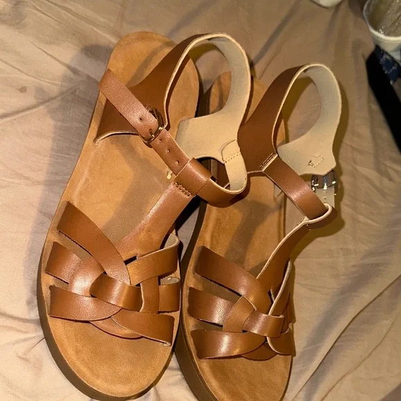 JCPenney Tan Leather Women's Sandals - Picture 7 of 9